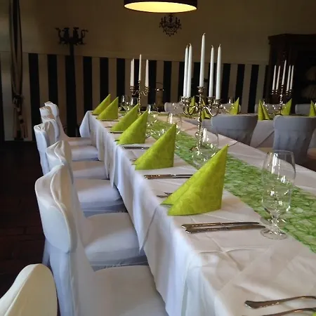 فندق Garni Zum Dorfbrunnen