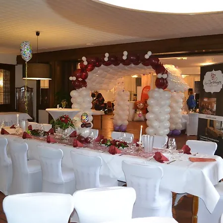 Garni Zum Dorfbrunnen بورنهايم