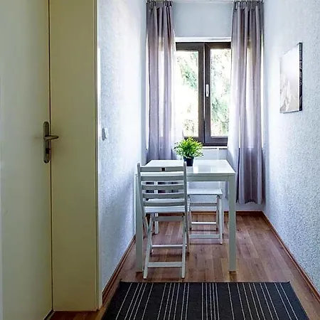 Hotel Gaestezimmer In Mit Self-check-in Zwischen Koeln & Bonn Nahe Phantasialand Bornheim (Rheinland)