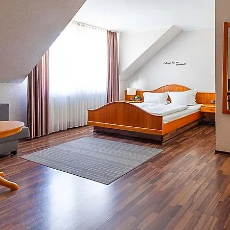 Gaestezimmer In Mit Self-check-in Zwischen Koeln & Bonn Nahe Phantasialand Hotel 3*