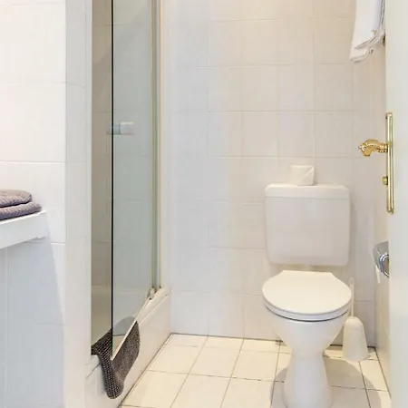 فندق Garni Zum Dorfbrunnen بورنهايم