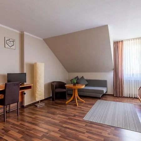 فندق Garni Zum Dorfbrunnen 3*