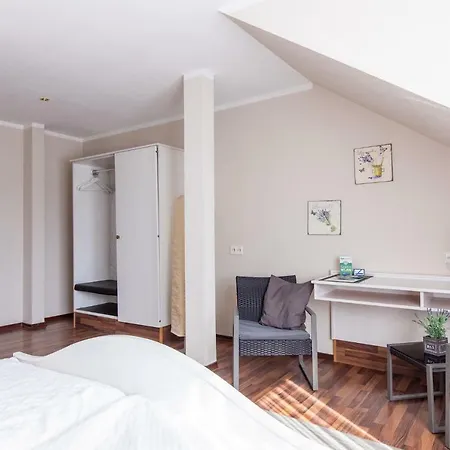 호텔 Hotel Bornheim Bei Koeln Bonn - Wlan Parkplatz Fruehstueck - Ideal Fuer Firmen Und Gaeste 보른하임