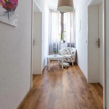 فندق Garni Zum Dorfbrunnen بورنهايم