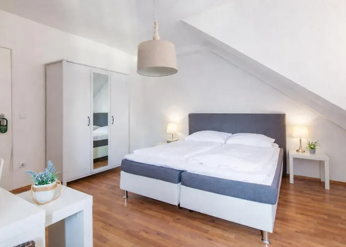 Hotel Hotel Zum Dorfbrunnen - Bornheim, Ihr Aufenthalt Zwischen Koeln & Bonn