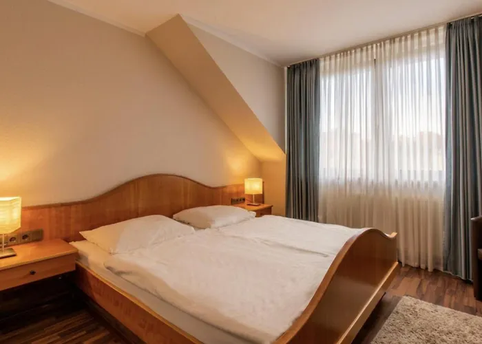 Hotel Zum Dorfbrunnen - Bornheim, Ihr Aufenthalt Zwischen Koeln & Bonn Hotel 3*