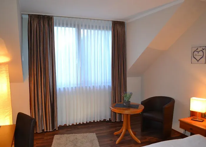 Hotel Bornheim Bei Koeln Bonn - Wlan Parkplatz Fruehstueck - Ideal Fuer Firmen Und Gaeste 보른하임