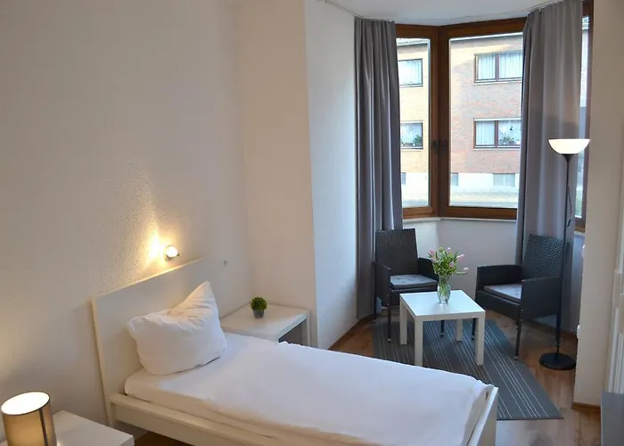 호텔 Hotel Bornheim Bei Koeln Bonn - Wlan Parkplatz Fruehstueck - Ideal Fuer Firmen Und Gaeste