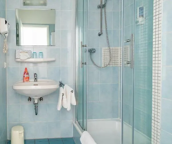 호텔 Hotel Bornheim Bei Koeln Bonn - Wlan Parkplatz Fruehstueck - Ideal Fuer Firmen Und Gaeste 보른하임