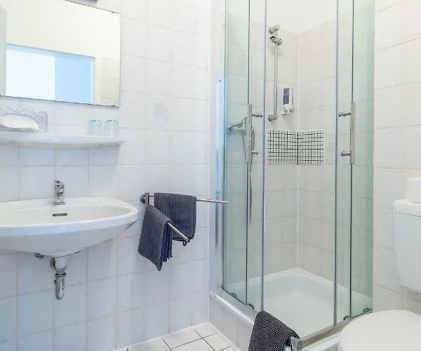 Hotel Bornheim Bei Koeln Bonn - Wlan Parkplatz Fruehstueck - Ideal Fuer Firmen Und Gaeste