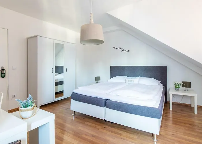 호텔 Hotel Bornheim Bei Koeln Bonn - Wlan Parkplatz Fruehstueck - Ideal Fuer Firmen Und Gaeste 보른하임