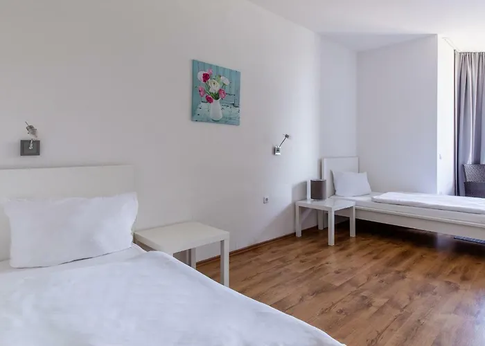 Hotel Bornheim Bei Koeln Bonn - Wlan Parkplatz Fruehstueck - Ideal Fuer Firmen Und Gaeste 보른하임