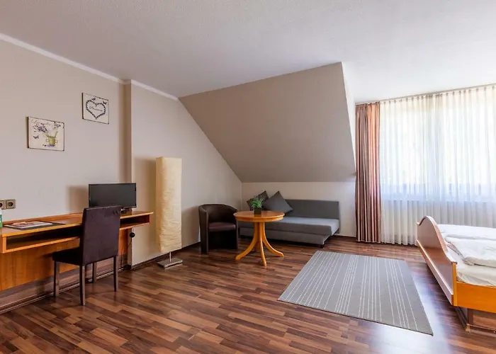 호텔 Hotel Bornheim Bei Koeln Bonn - Wlan Parkplatz Fruehstueck - Ideal Fuer Firmen Und Gaeste 3*