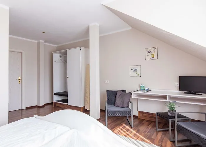 호텔 Hotel Bornheim Bei Koeln Bonn - Wlan Parkplatz Fruehstueck - Ideal Fuer Firmen Und Gaeste 보른하임