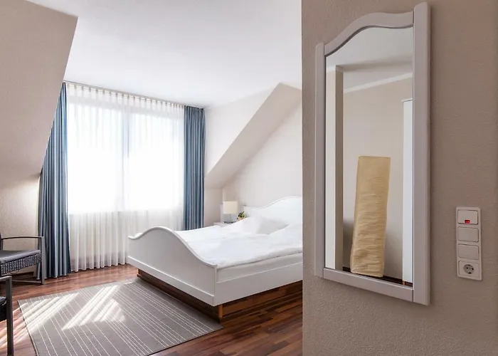 Hotel Bornheim Bei Koeln Bonn - Wlan Parkplatz Fruehstueck - Ideal Fuer Firmen Und Gaeste 보른하임